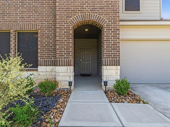 2nd image of 40447 Garden Heights Ln