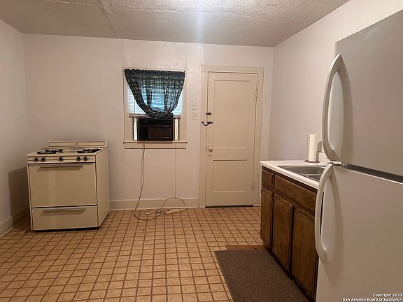 4th image of 739 BERNARD DR