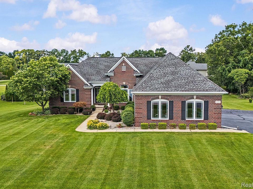 1st image of 1131 Thorn Ridge Dr
