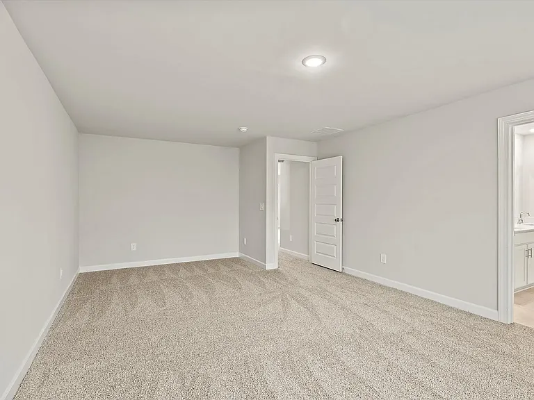 421 Creeping Jenny Dr — Photo 4