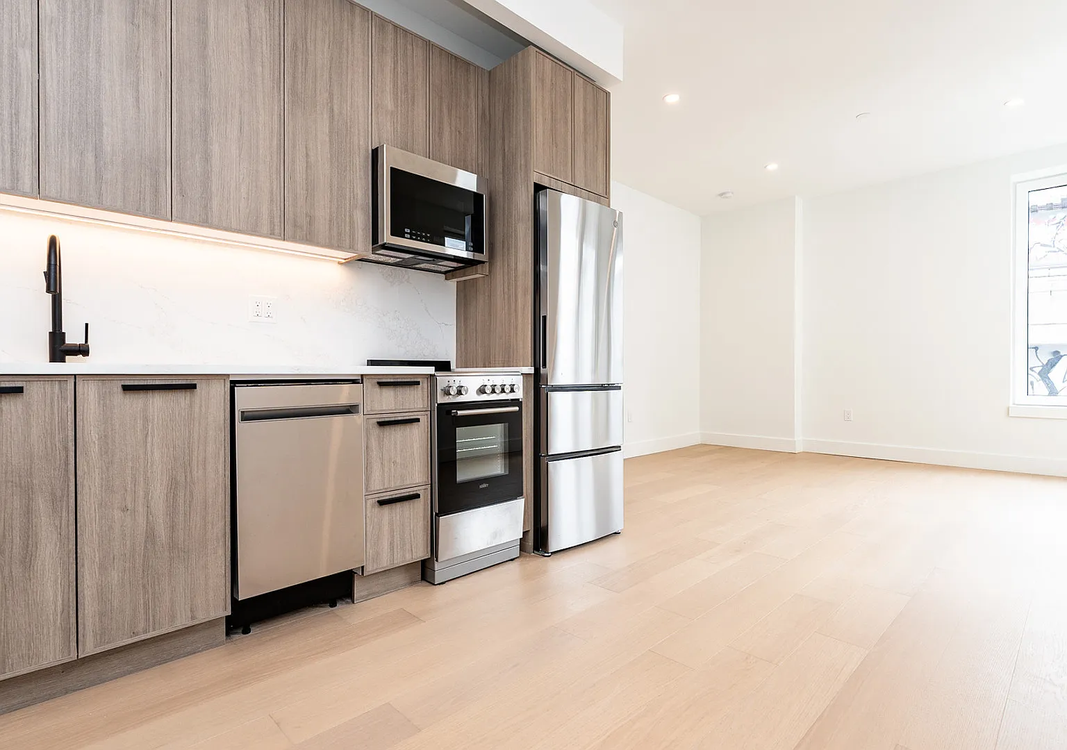 107 South 6th Street — Photo 3