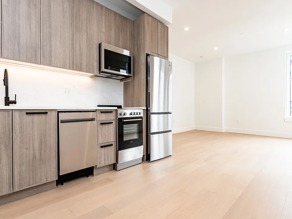 107 S 6th St #3C