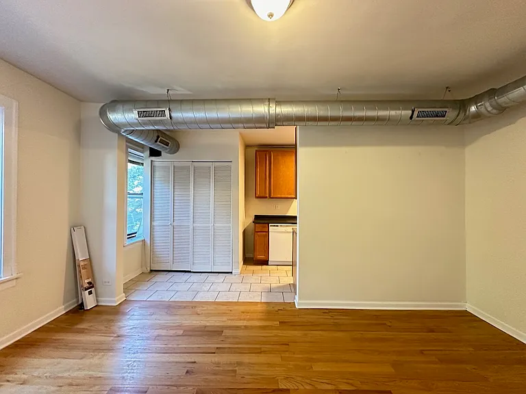 1253 W Henderson St #3 — Photo 12
