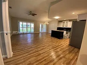 Building Photo - 23 Lexington Ln W #C