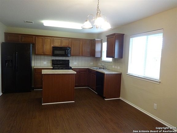 4th image of 2137 Sinclair Dr
