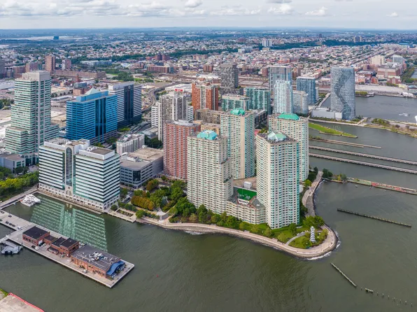 31 River Court image 15 of 24