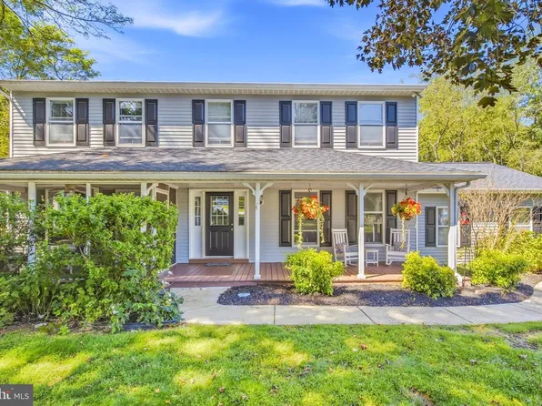 1520 Hillcrest Ln, Downingtown, PA 19335