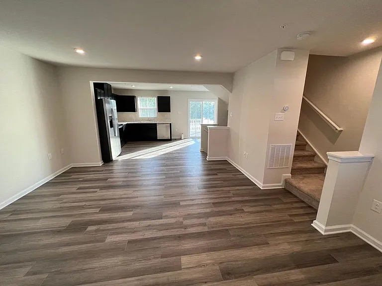 108 Nelson Ln #123 — Photo 8