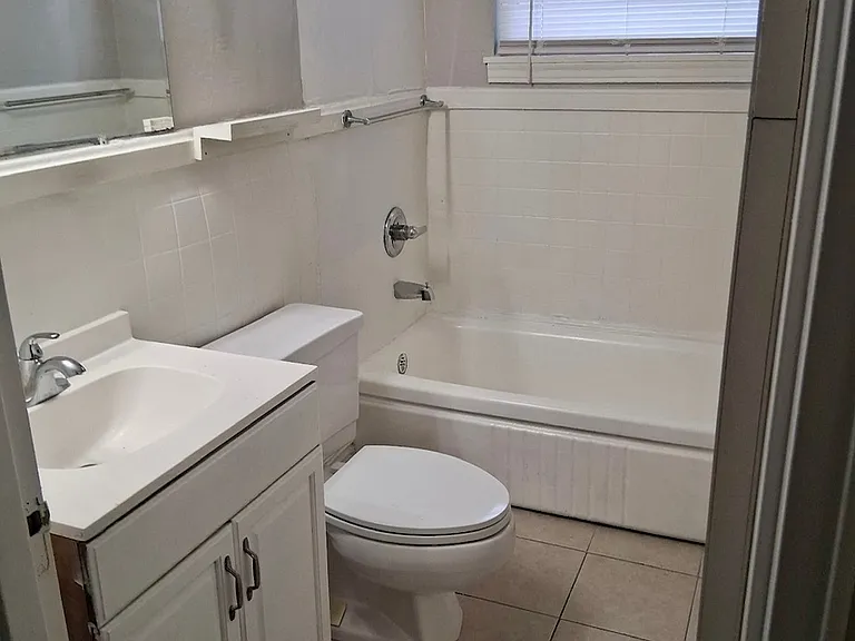 1504 Allen St #4 — Photo 8
