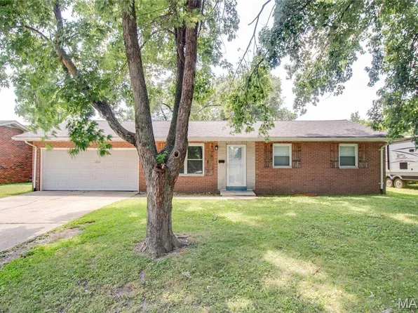 2604 Angela Dr, Granite City, IL 62040