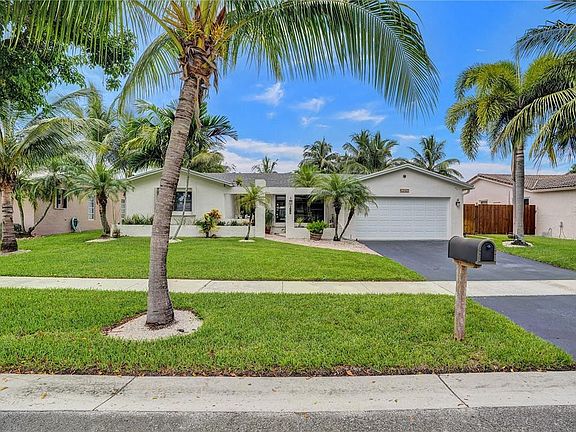 2nd image of 10405 NW 5th Court