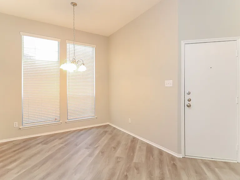 1206 Beacon Hill Dr — Photo 7