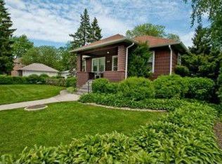 2437 Hastings Ave, Evanston, IL 60201