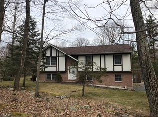 63 E Shore Lake Owassa Rd, Newton, NJ 07860