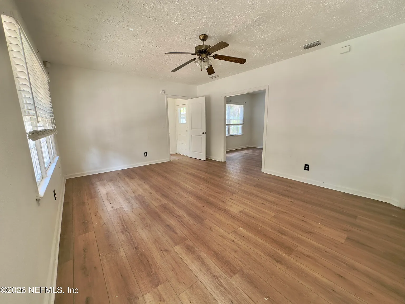 4 bed, 1.0 bath, 1331 sqft, $1,450 — Photo 3