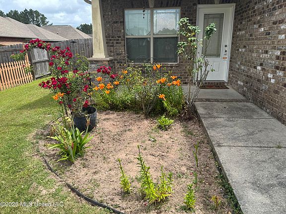 2nd image of 17038 Date Palm Dr