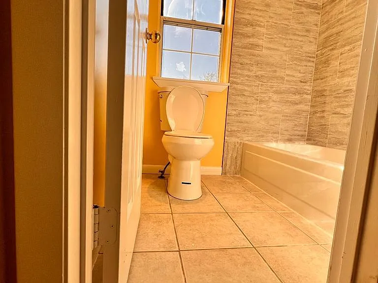 master bedroom bathroom