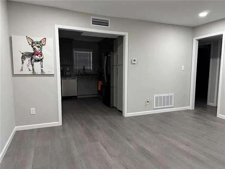 2637 Lester St — Photo 13
