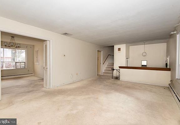 5th image of 214 Elder Ave