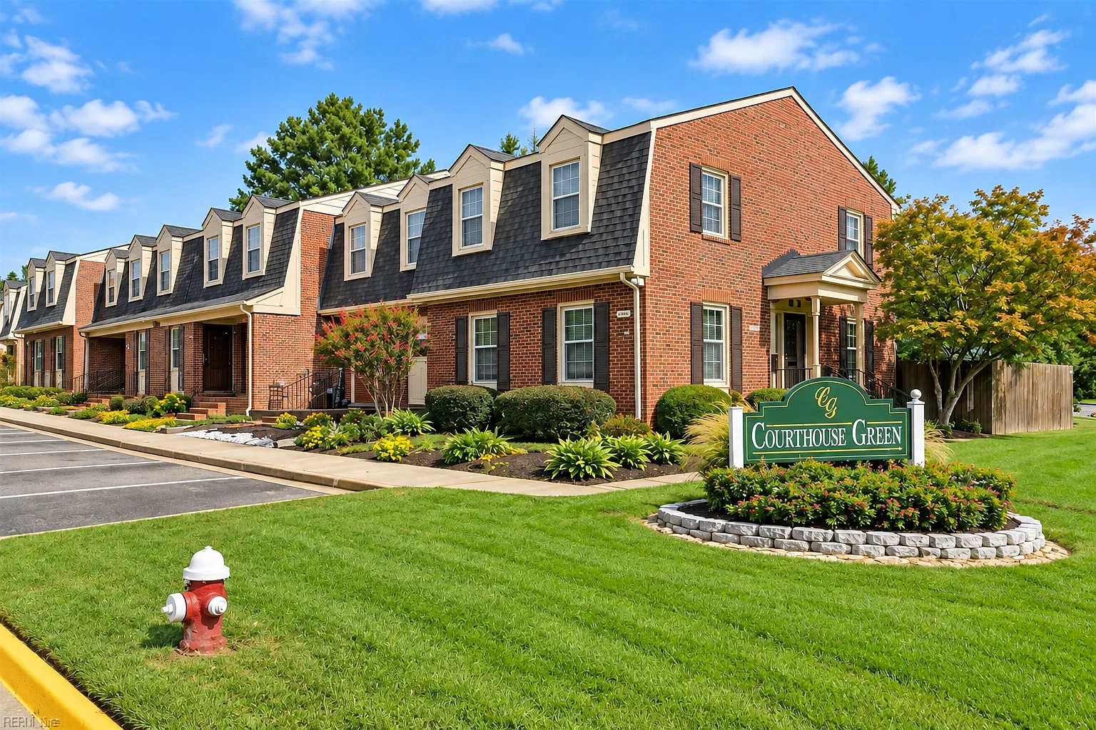 3 bed, 1.5 bath, 1392 sqft, $1,700 — Photo 3