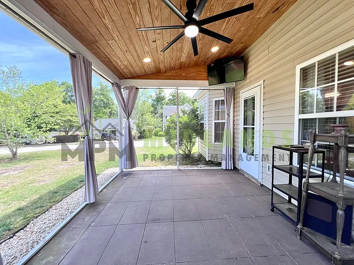 40 Rustyred Ct — Photo 75