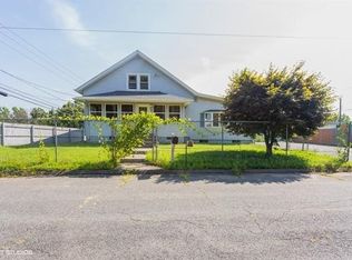 83 Oakdale St, Springfield, MA 01104