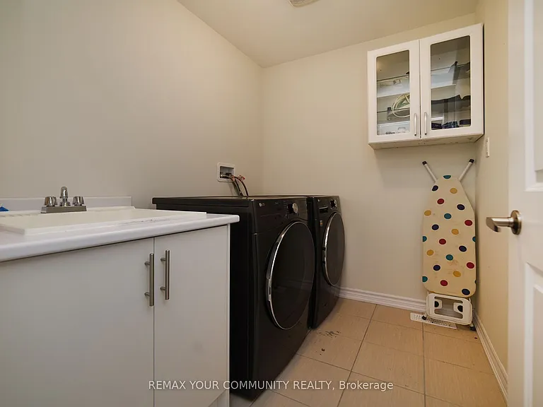 12 Viola St — Photo 17