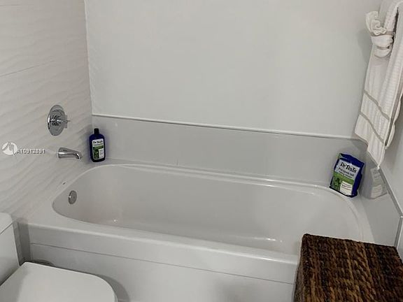 5th image of 1111 SW 1st Ave APT 3521