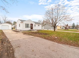 1158 Locke Ave, Waterloo, IA 50702