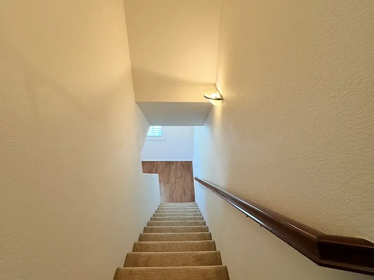 1876 Champagne Ct #5 — Photo 28