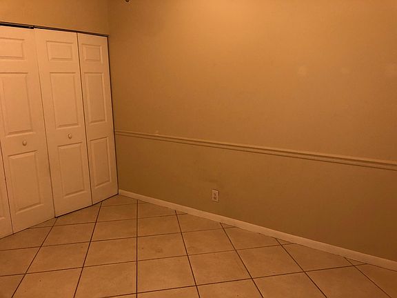 4th image of 5201 SW 31st Ave APT 251