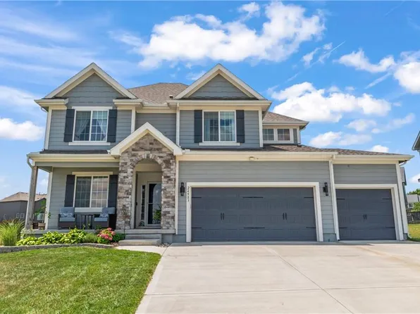 24983 W 150th St, Olathe, KS 66061