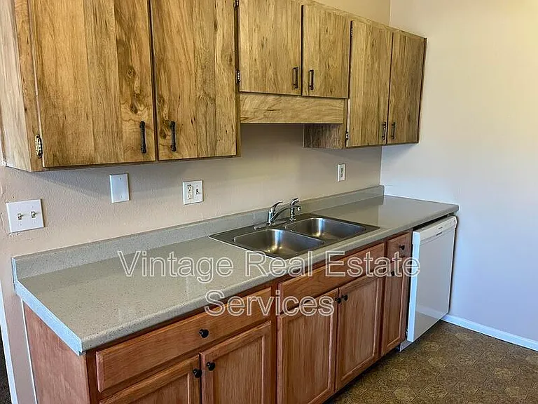 7708 Gulf Ct — Photo 5