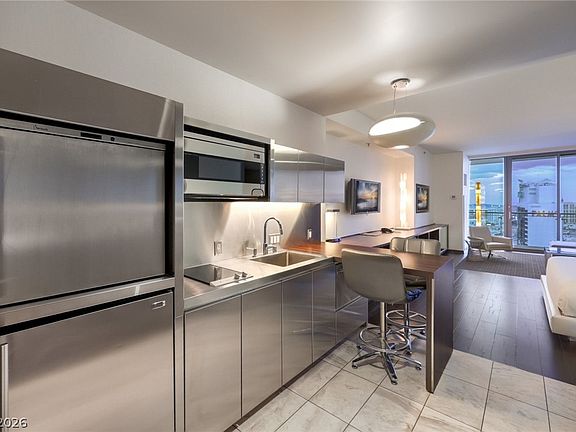 4th image of 4381 W Flamingo Rd #3418