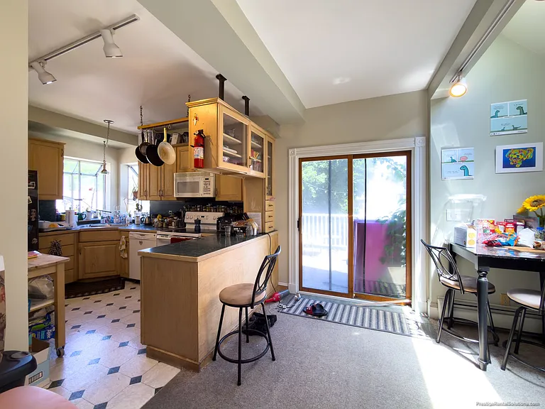 318 N Harvard St #1 — Photo 4