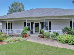 1 Club Ct, Jacksonville, AR 72076