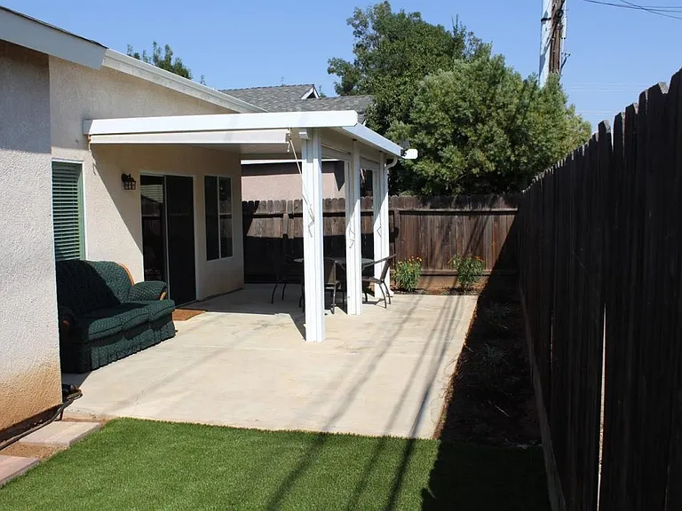 1786 Gibson Ave — Photo 18