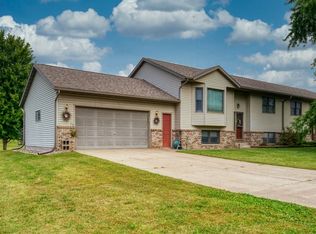 W8316 Prairie Pine Ln, Onalaska, WI 54650