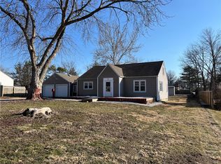 11 Northern Dr, Decatur, IL 62521