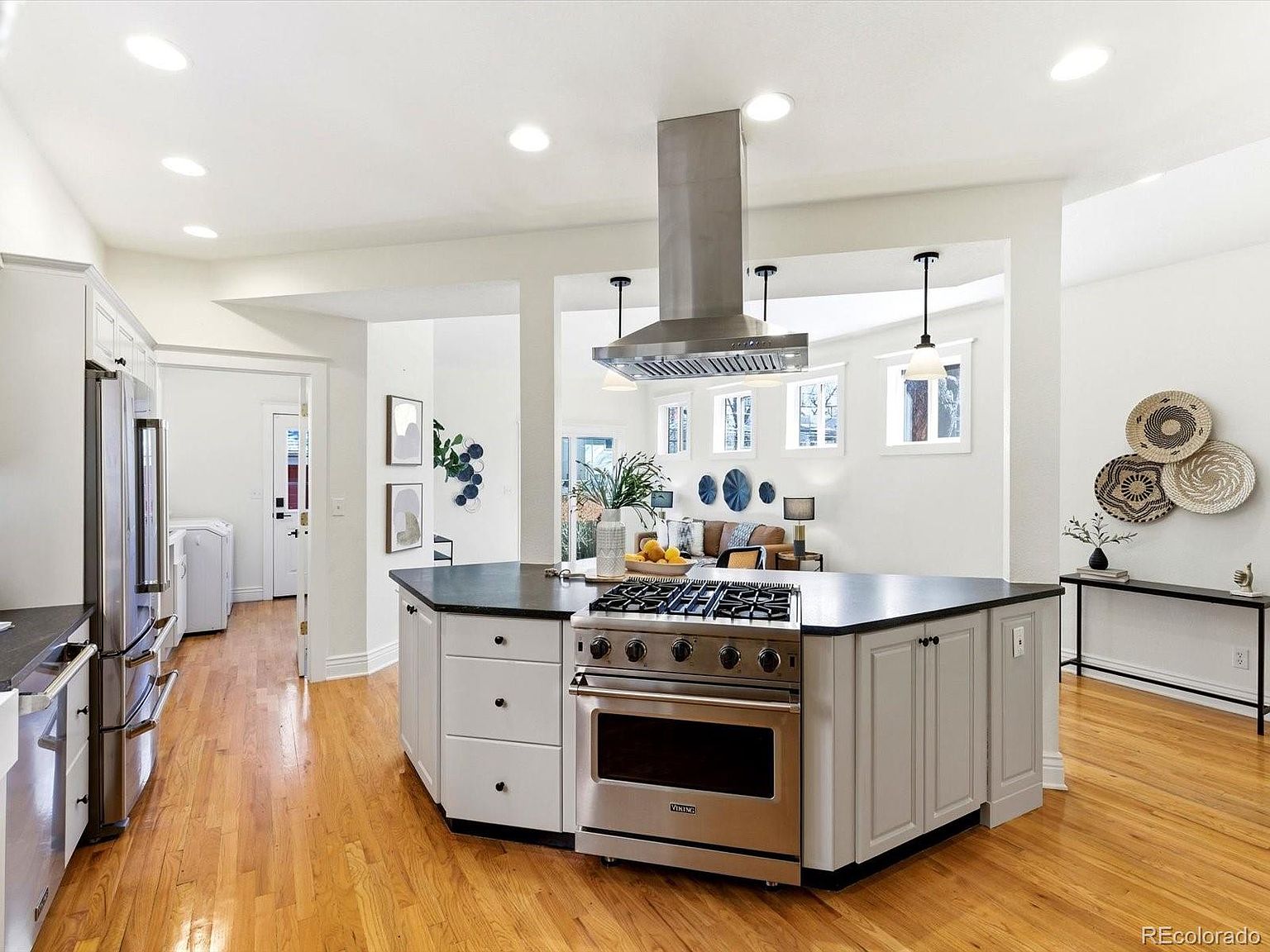 1346 Steele Street - Photo 4