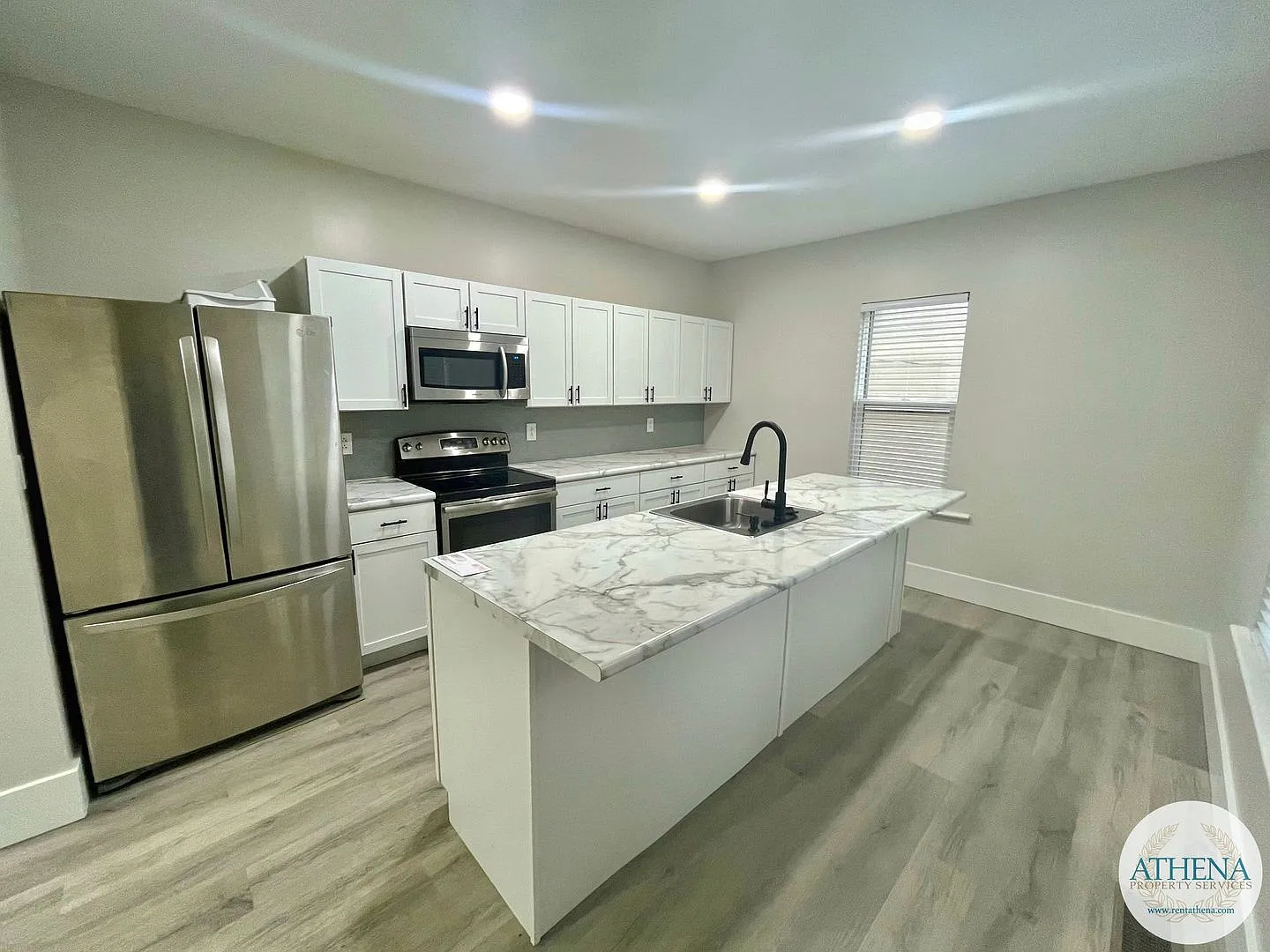 5 Bedroom / 2 Bath House - Near Semo's Campus, W/D & Lawn Care Included — Photo 4