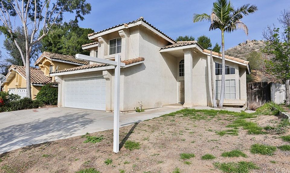 1st image of 2971 La Vista Ave