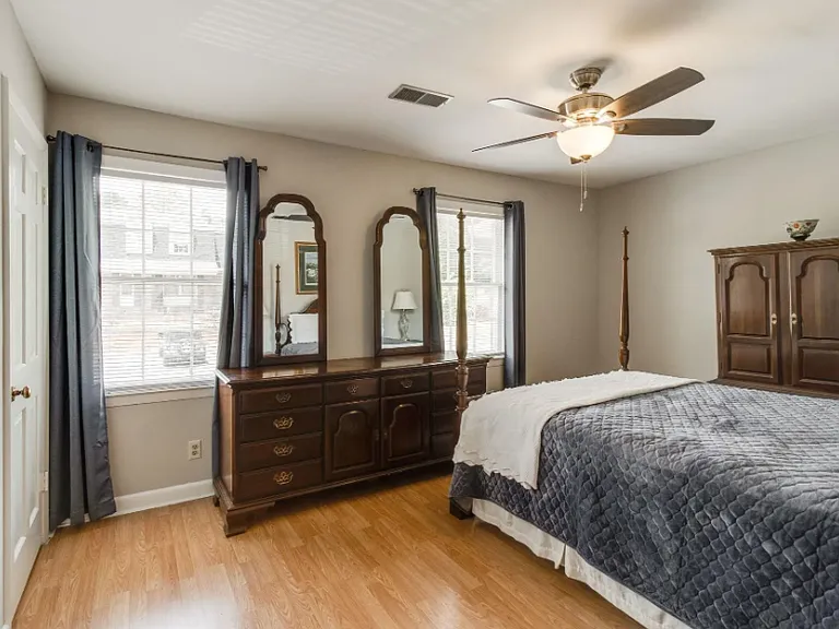 126 Jefferson Pl — Photo 7