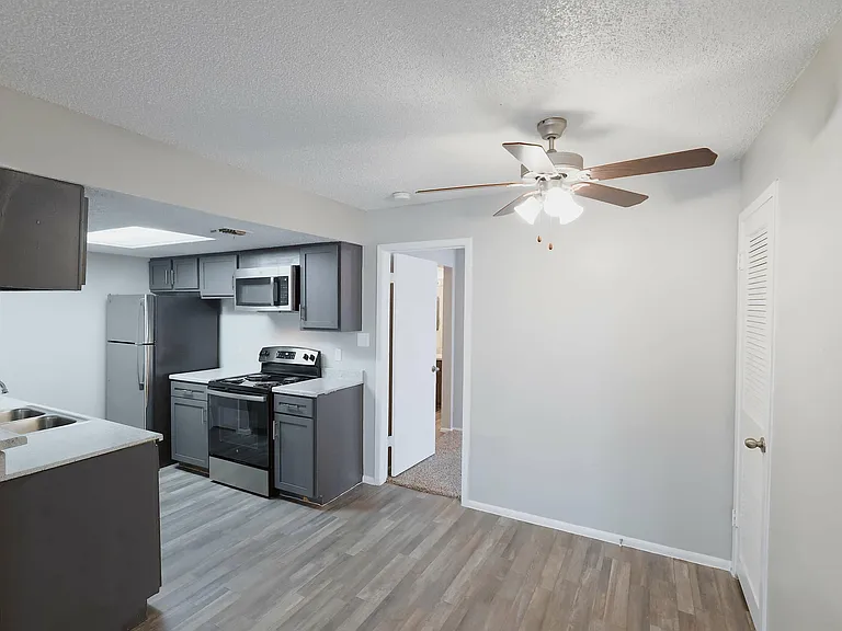 Hidden Oaks Apartments — Photo 46