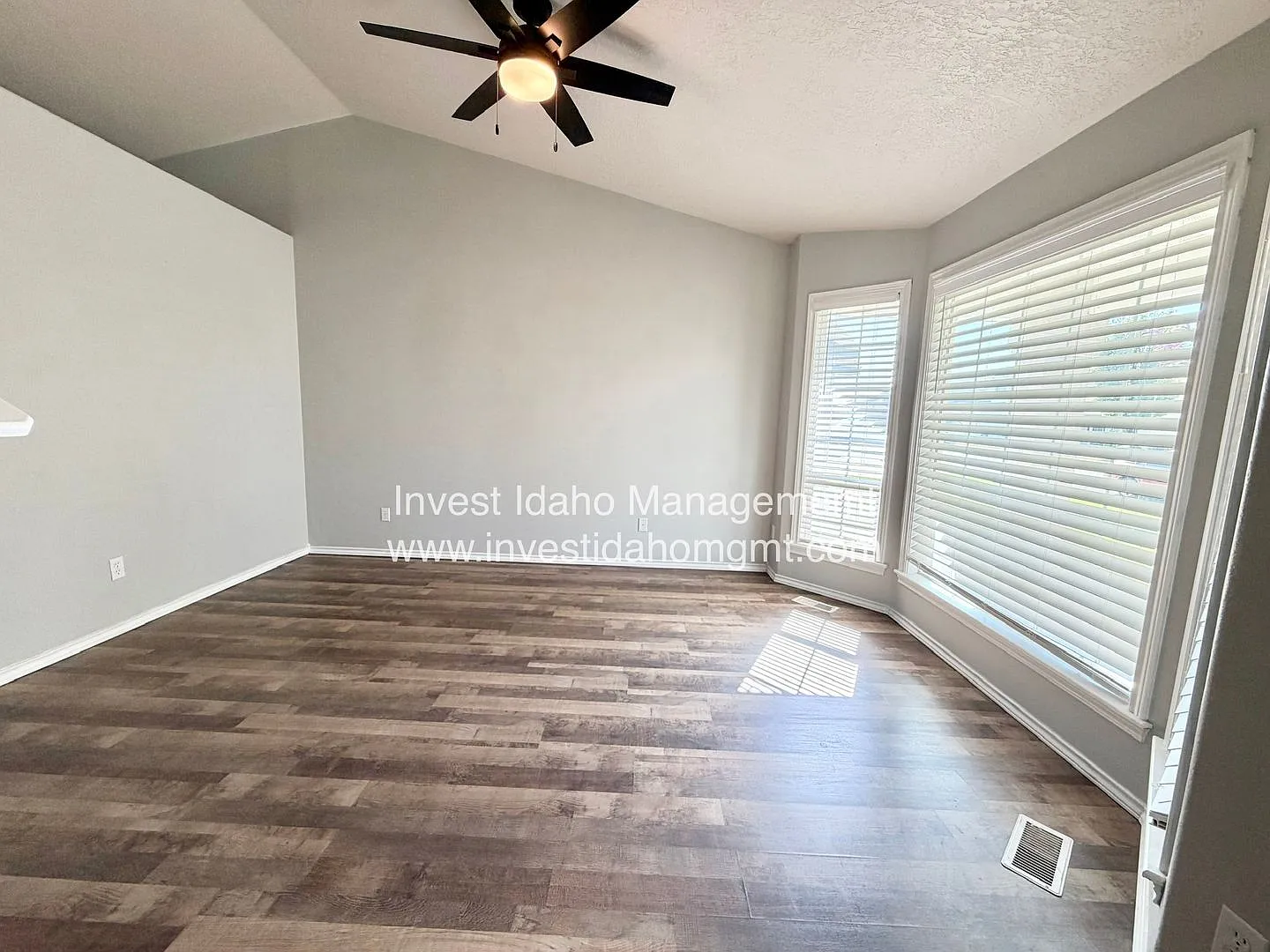 Spacious 4-Bedroom Home for Rent in Nampa! — Photo 3