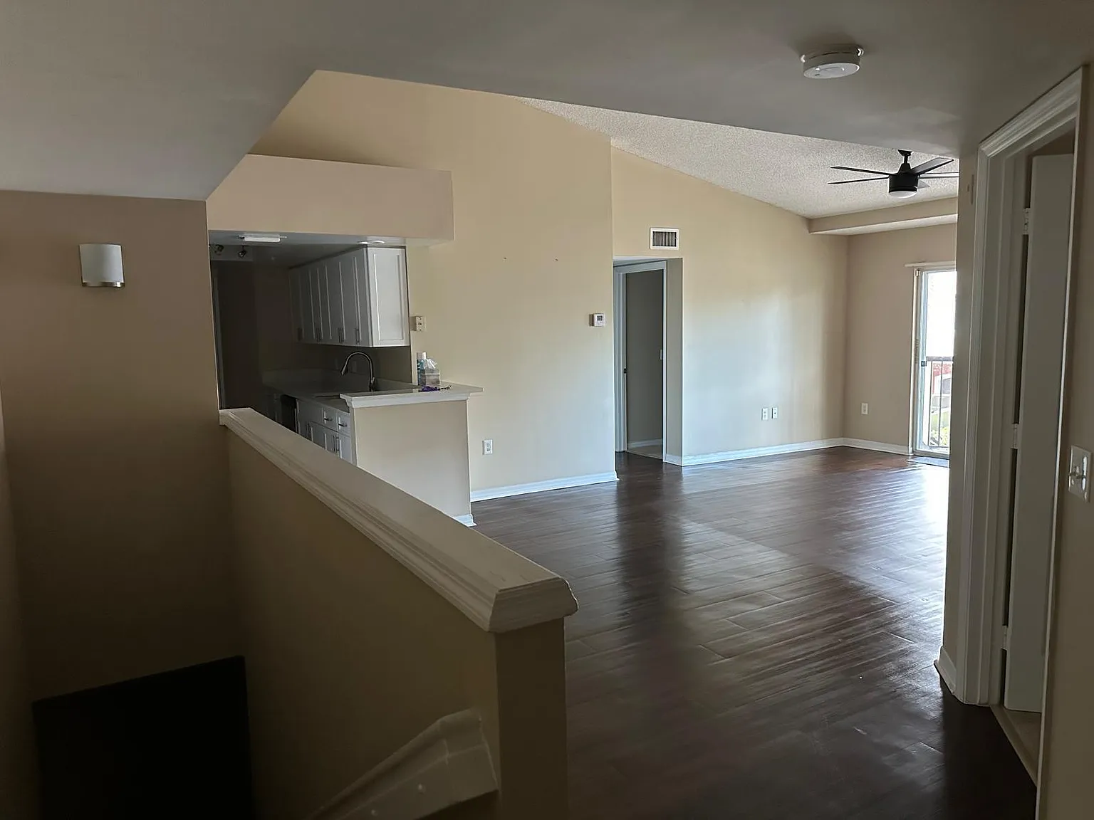 3 bed, 2.0 bath, 1220 sqft, $2,400 — Photo 3