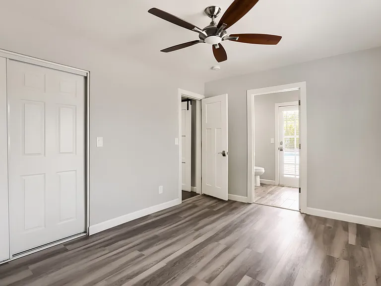 Bedroom suit 4 & bath