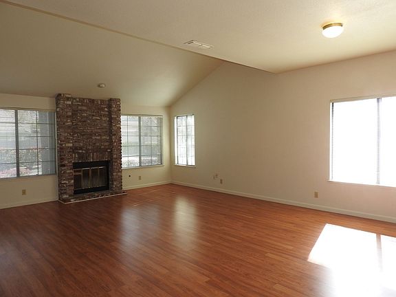 4th image of 1617 Woodhill Dr