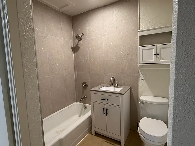 2473 Market St #7 — Photo 10