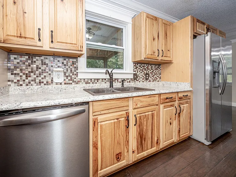 20608 Scarborough Rd — Photo 18